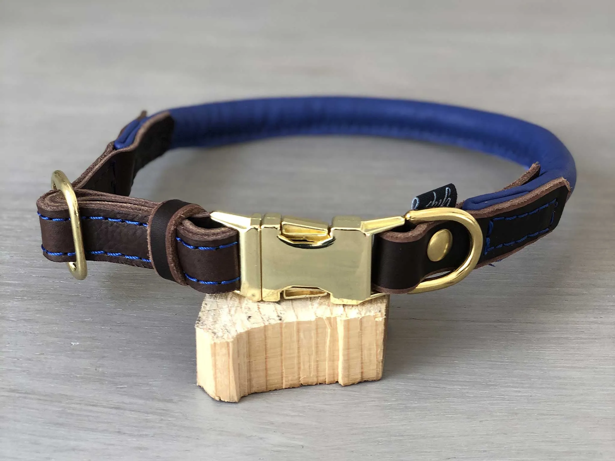 Bicolored Rolled Leather Quick Release Dog Collar With Customizable Hardware