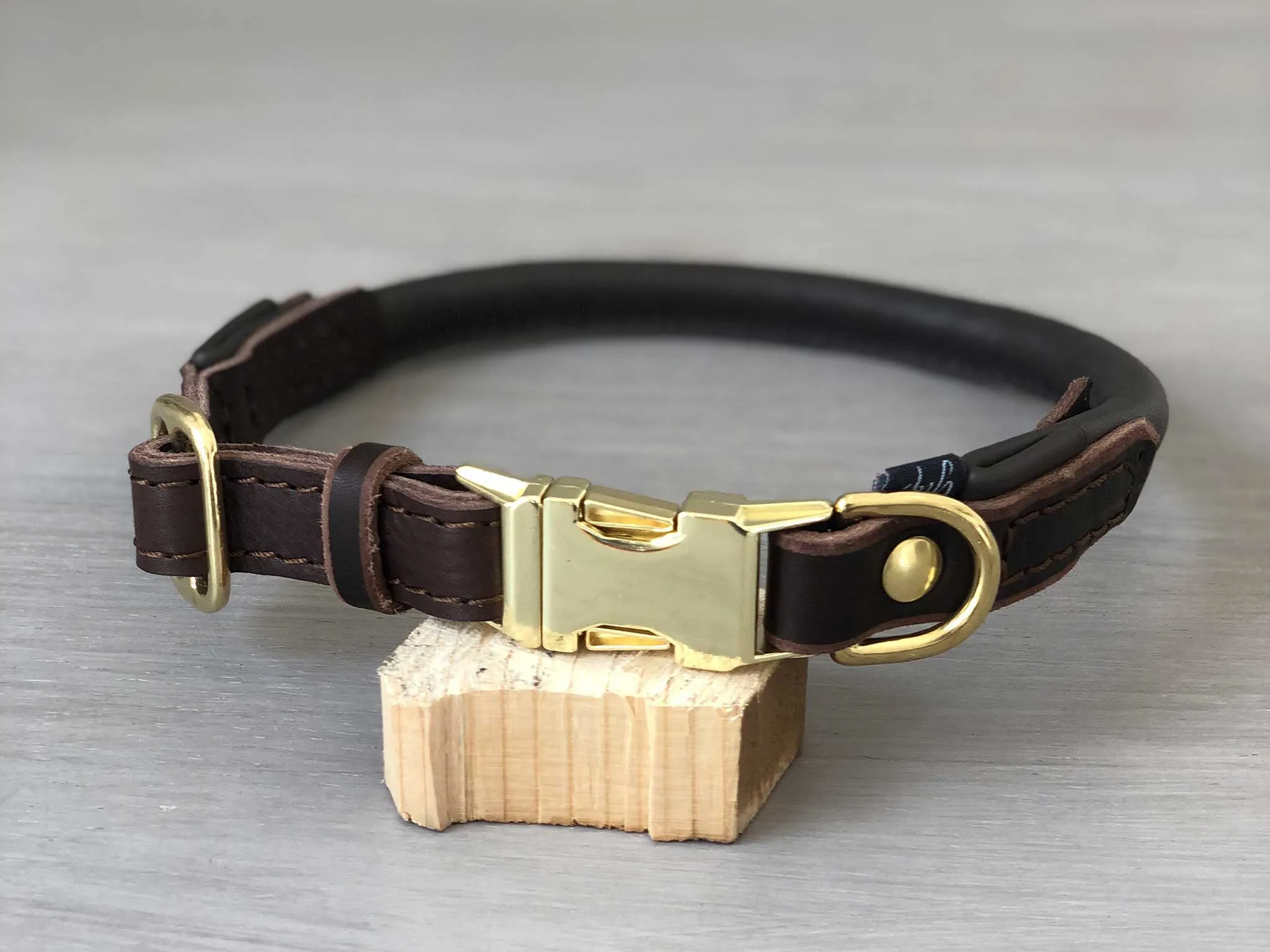 Bicolored Rolled Leather Quick Release Dog Collar With Customizable Hardware