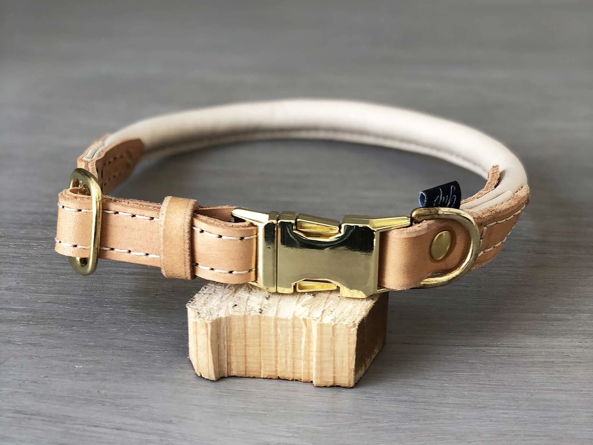 Bicolored Rolled Leather Quick Release Dog Collar With Customizable Hardware
