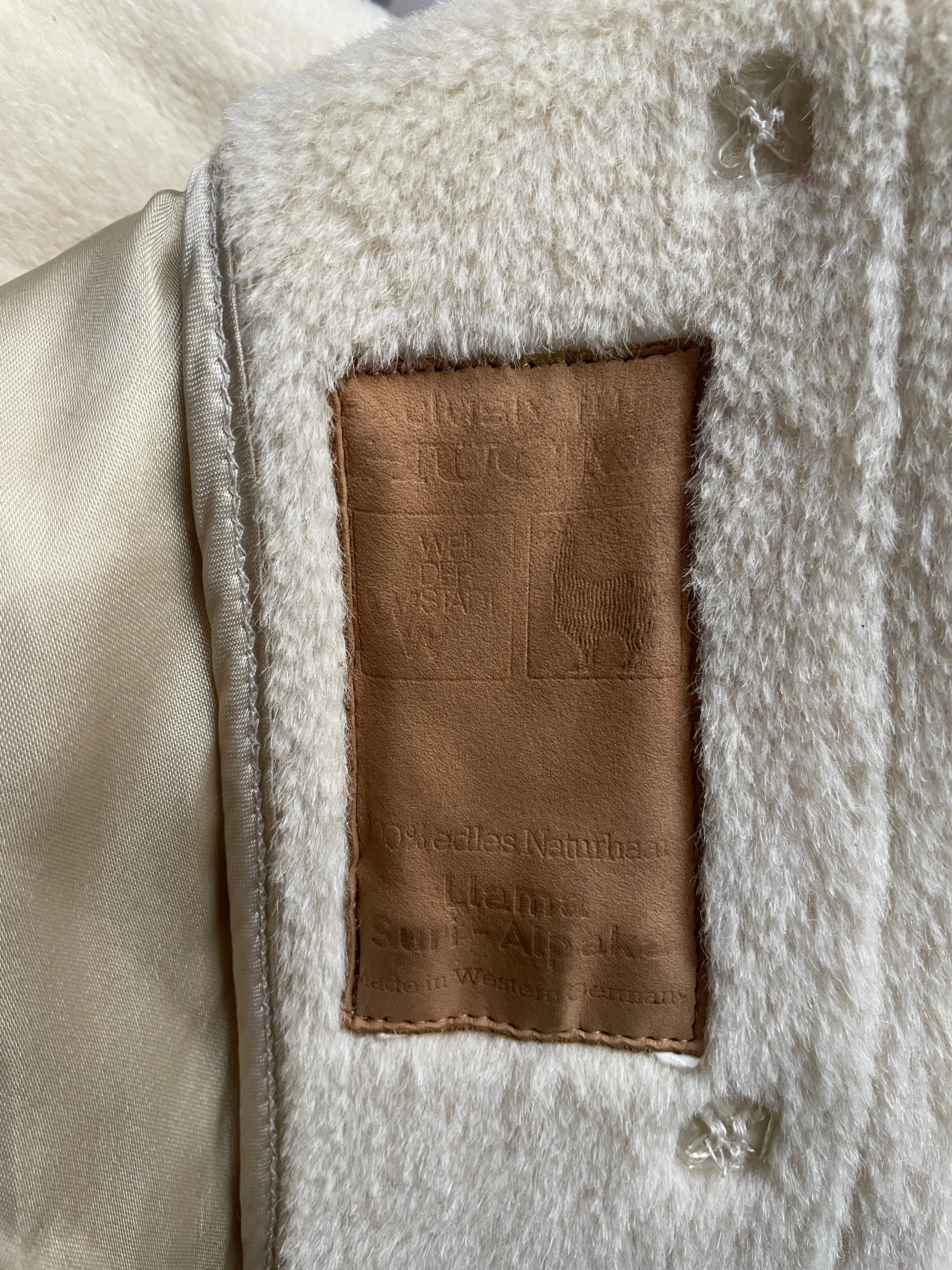 Vintage Off White Teddy Coat - Llama Mohair - Hucke